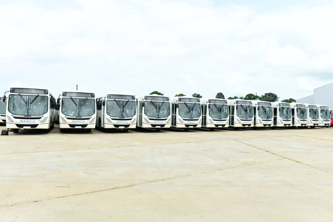 RDC : Dernier lot de 110 nouveaux bus TRANSCO réceptionné au port de  Boma