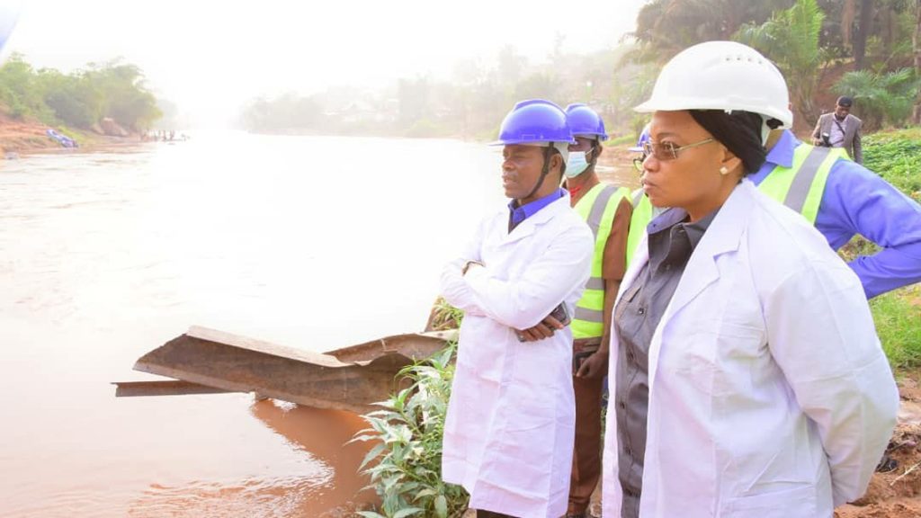 RDC- TSHIKAPA : Le ministère de la santé publique vient au secours de la population touchée par la pollution des rivières.