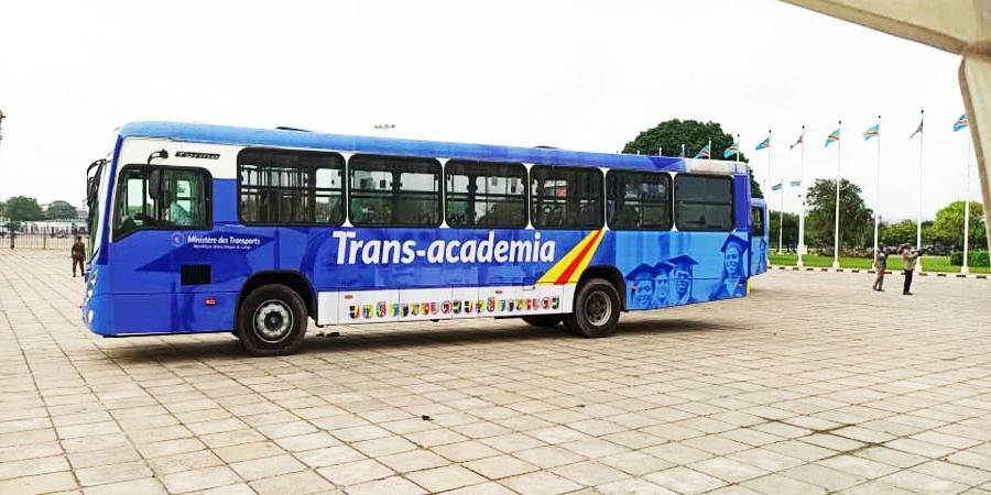 Kinshasa : Remise officielle des bus Trans-Academia aux étudiants par le chef de l’Etat Félix Tshisekedi.
