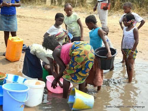 Mbuji-Mayi : Pénurie et augmentation du prix du bidon d’eau.