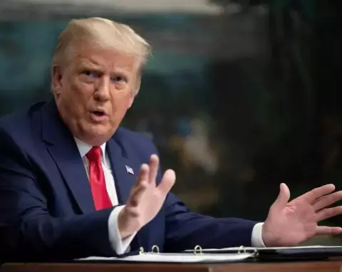 USA : Accusé pour viol, Donald Trump  s’absente au procès et se défend par vidéo