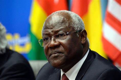 Sierra Léone : l’ex-président Ernest Bai Koroma convoqué après tentative de coup d’Etat