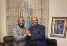 À Kinshasa, le Haut Représentant du Chef de l’État, Tony Kanku Shiku, a reçu le pasteur et artiste gospel Moïse Mbiye, auteur du titre à succès « Dans ma tête ».
