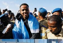 Somalie : accueil triomphal à Mogadiscio pour l’arbitre Omar Artan après son refoulement des États-Unis